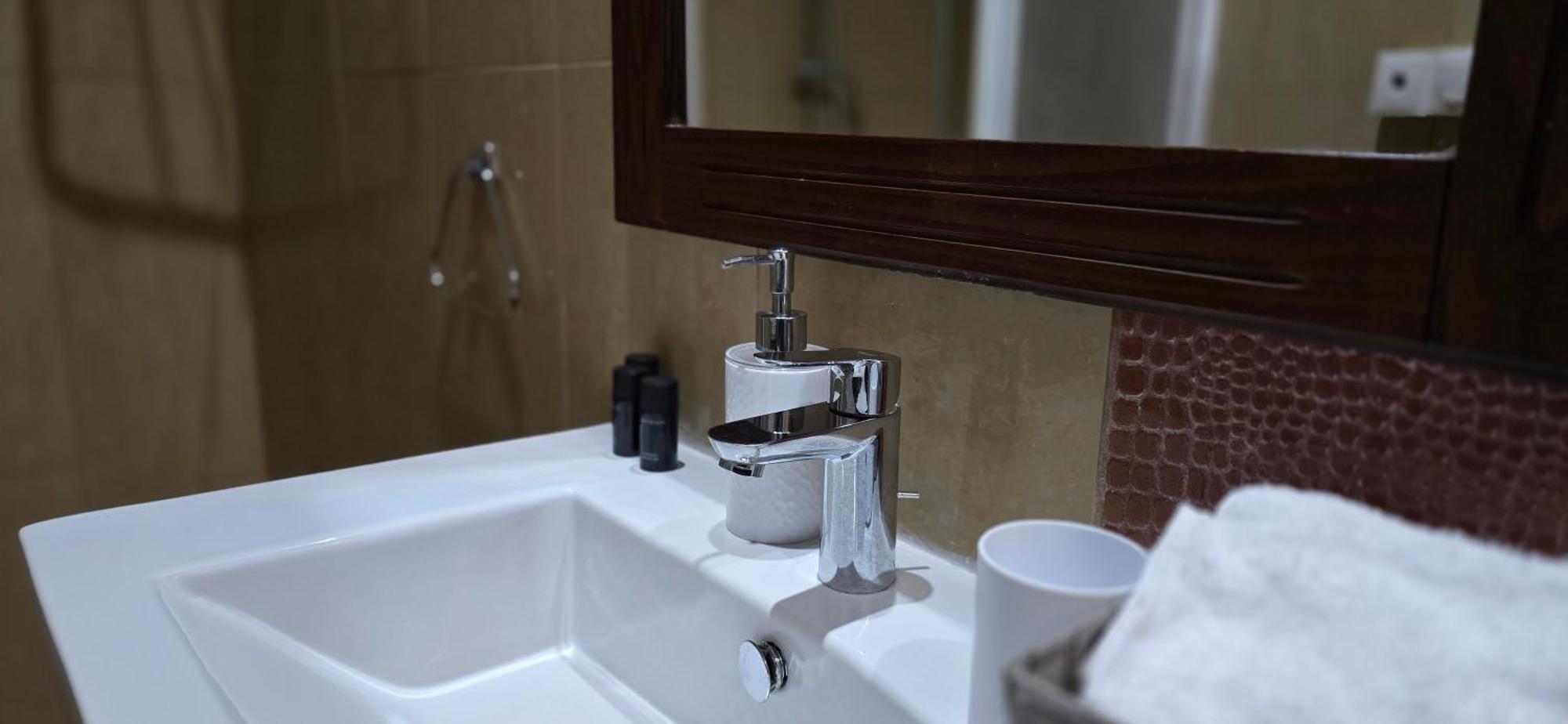 Poros Mood Hotel Poros Town Ngoại thất bức ảnh